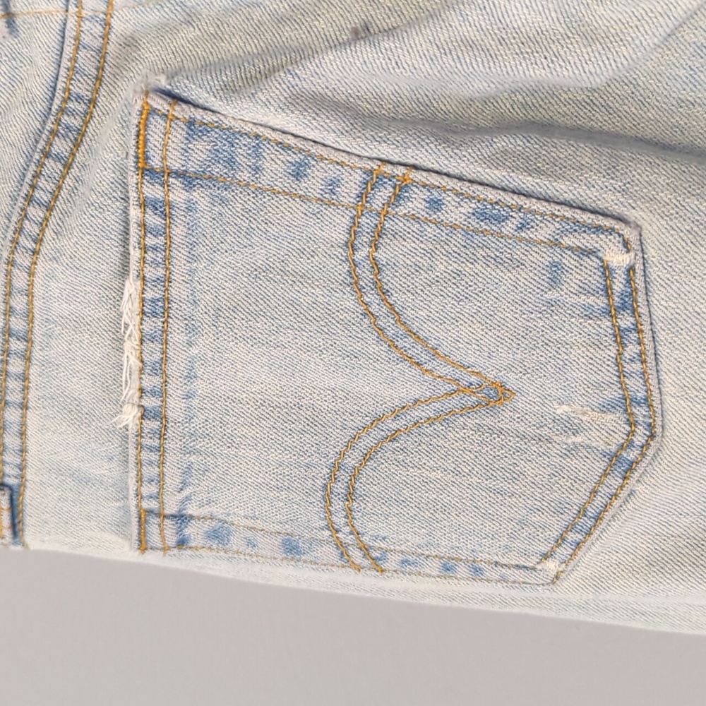 Levi's Light Wash Button Fly Straight Leg Blue Denim with Tan Label 5M Juniors - Picture 4 of 15